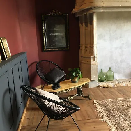 Le Chateau De Lunel Bed & Breakfast